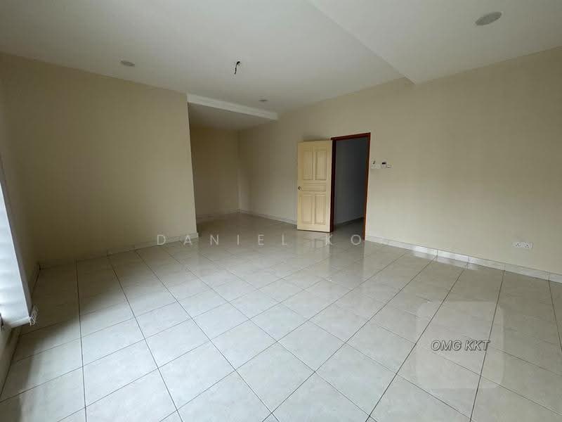 Rumah Teres 2-Tingkat untuk Dijual di Taman Sri Andalas (Klang) - Daniel Kok - Living Room - PropertyGuru.com.my