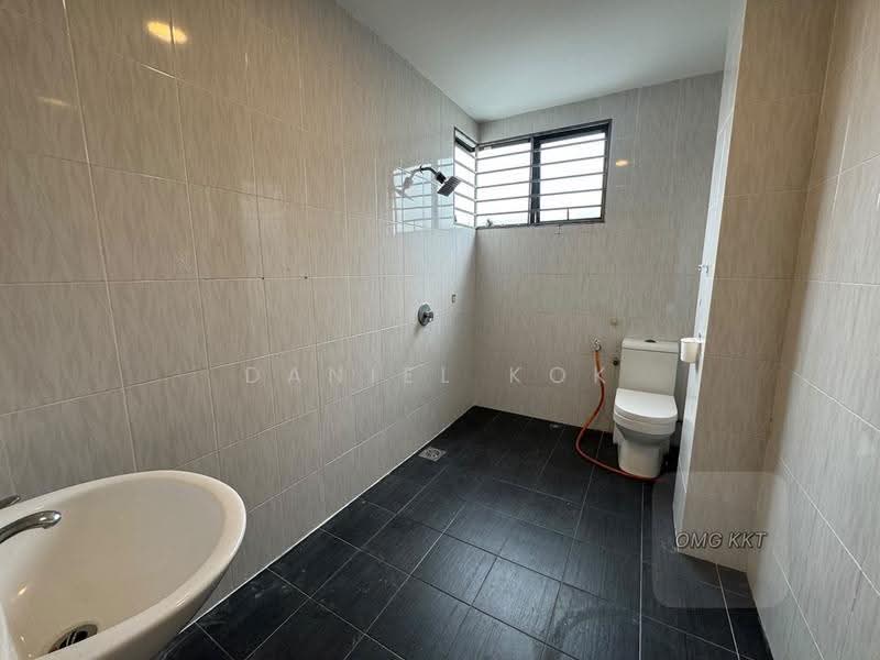 Rumah Teres 2-Tingkat untuk Dijual di Taman Sri Andalas (Klang) - Daniel Kok - Bathroom - PropertyGuru.com.my