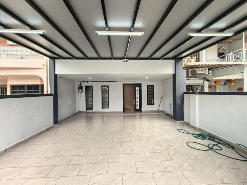2-storey Terraced House for Rent in Bandar Sunway (Sunway) - Eric Lau Mun Chung - Car Park - PropertyGuru.com.my