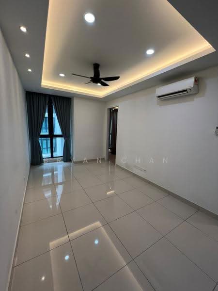Kediaman Servis untuk Dijual di H2O Residences - Bryan Chan - Living Room - PropertyGuru.com.my