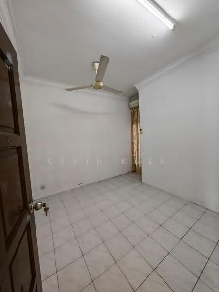 1-storey Terraced House for Sale in Taman Johor Jaya (Johor Bahru) - Kevin Kuek - Interior - PropertyGuru.com.my