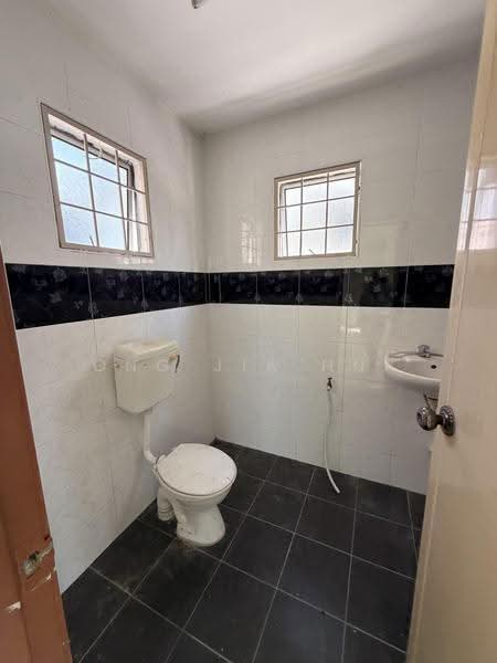 Bungalow House for Sale in Sri Pulai Seremban Bungalow (Seremban) - Ong Jia Hui - Bathroom - PropertyGuru.com.my