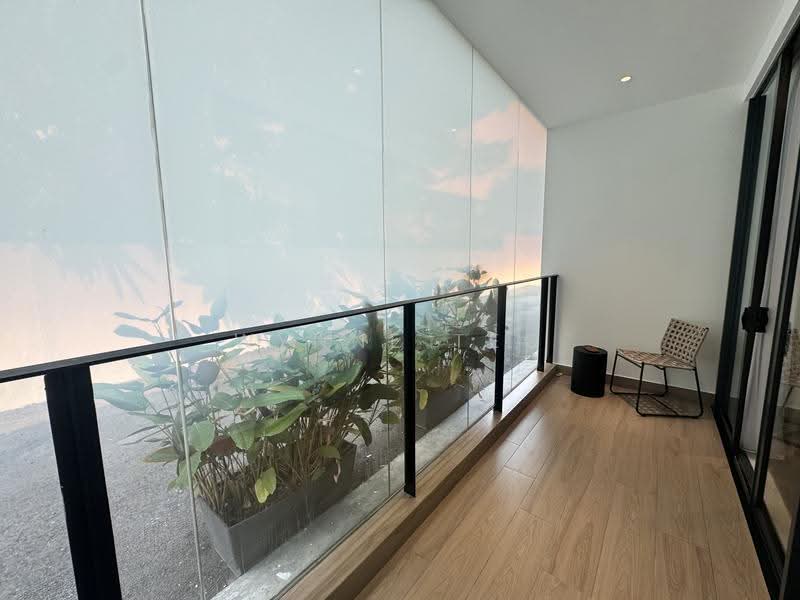 Kondominium untuk Dijual di The Ashwood - WYNNE TEO - Balcony - PropertyGuru.com.my