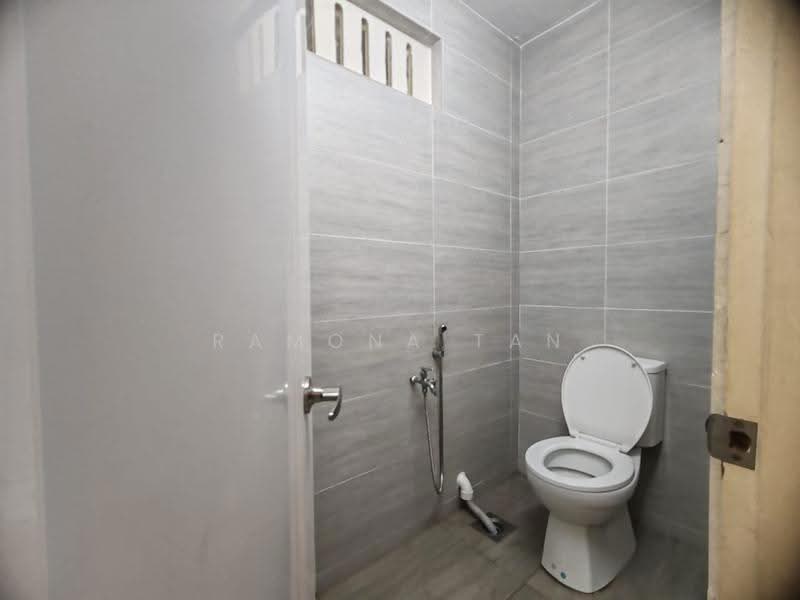 Kedai / Pejabat untuk Disewa di Bandar Hilir (Melaka City) - Ramona Tan - Bathroom - PropertyGuru.com.my
