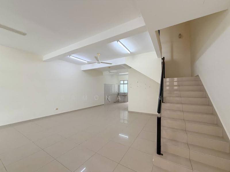 Rumah Teres 2-Tingkat untuk Dijual di Taman Angkasa Nuri (Durian Tunggal) - Ramona Tan - Living Room - PropertyGuru.com.my