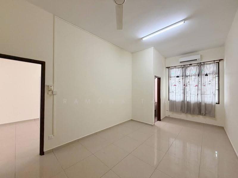 Rumah Teres 2-Tingkat untuk Dijual di Taman Angkasa Nuri (Durian Tunggal) - Ramona Tan - PropertyGuru.com.my