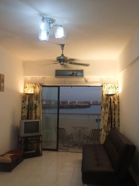 Kondominium untuk Disewa di Vista Millennium Condominium - Bradley Eee - Living Room - PropertyGuru.com.my
