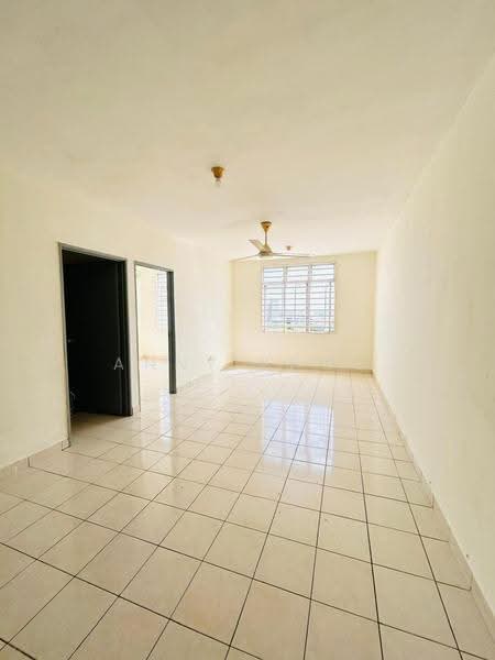 Pangsapuri untuk Dijual di Putatan Platinum Apartment - ANNY KHOO - Living Room - PropertyGuru.com.my