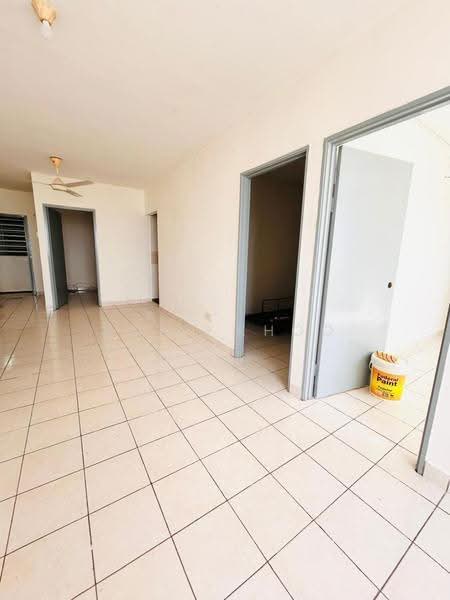 Pangsapuri untuk Dijual di Putatan Platinum Apartment - ANNY KHOO - Living Room - PropertyGuru.com.my