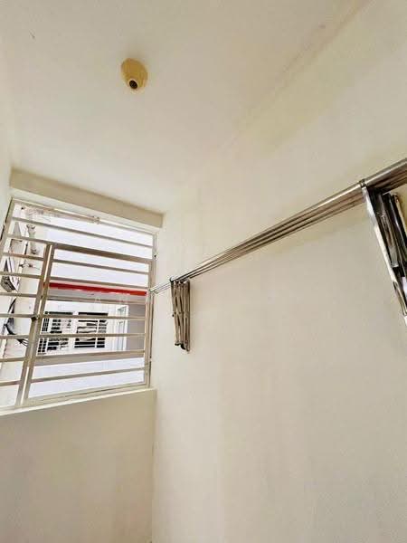 Pangsapuri untuk Dijual di Putatan Platinum Apartment - ANNY KHOO - Balcony - PropertyGuru.com.my
