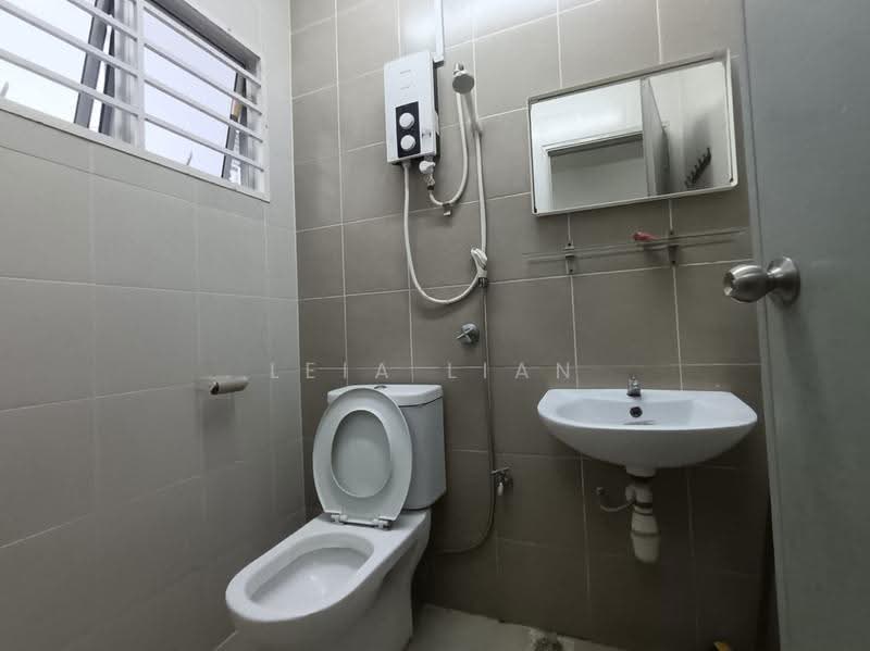 Townhouse for Rent in Bandar Saujana Putra (Tanjong Duabelas) - Leia Lian - Bathroom - PropertyGuru.com.my