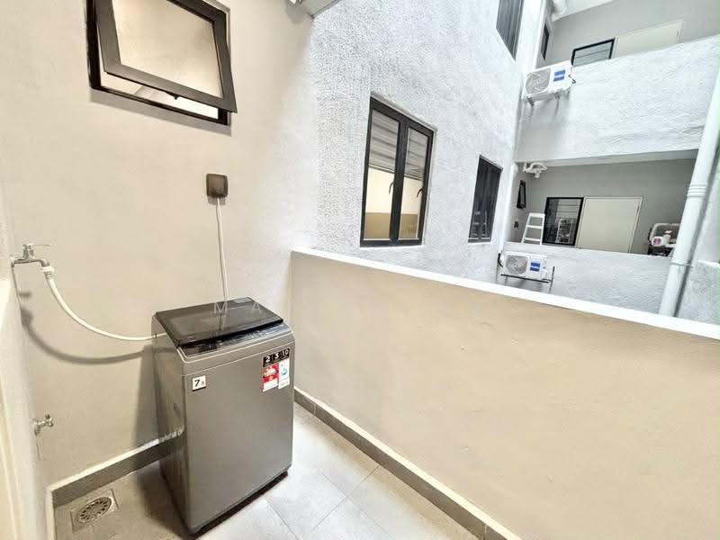 Kondominium untuk Disewa di Nestree Residence - May Liong - Balcony - PropertyGuru.com.my