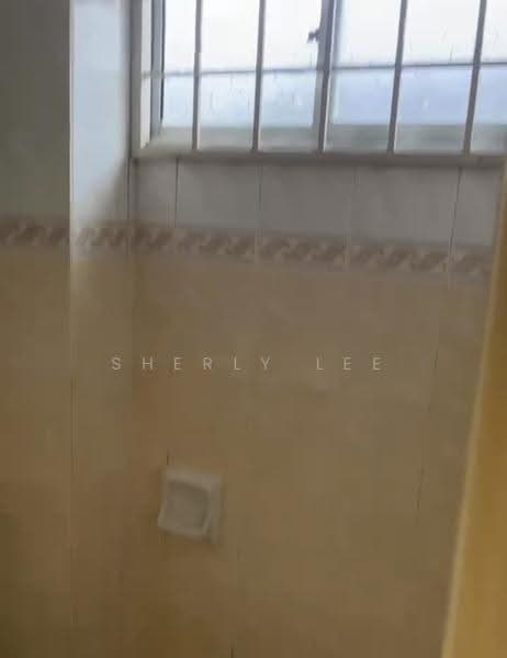 Rumah Teres 2-Tingkat untuk Disewa di Alam Damai (Cheras) - Sherly Lee - Bathroom - PropertyGuru.com.my