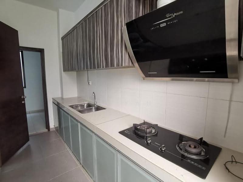 Rumah Kluster untuk Disewa di Senibong (Permas Jaya) - Xiu Yan - Kitchen - PropertyGuru.com.my