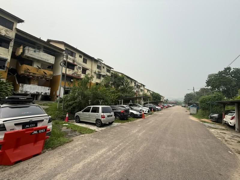 Rumah Flat untuk Disewa di Flat Bandar Selesa Jaya @ Jalan Silat Gayong - Ty Tan - Exterior - PropertyGuru.com.my