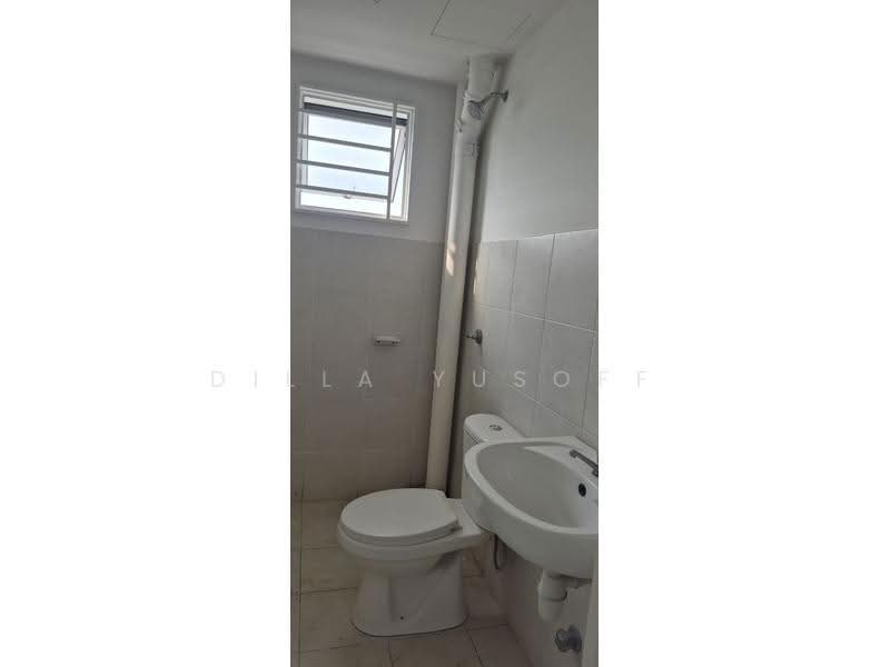 Kondominium untuk Dijual di D'Kristal Apartment (Pangsapuri D'Kristal) - DILLA YUSOFF - Bathroom - PropertyGuru.com.my