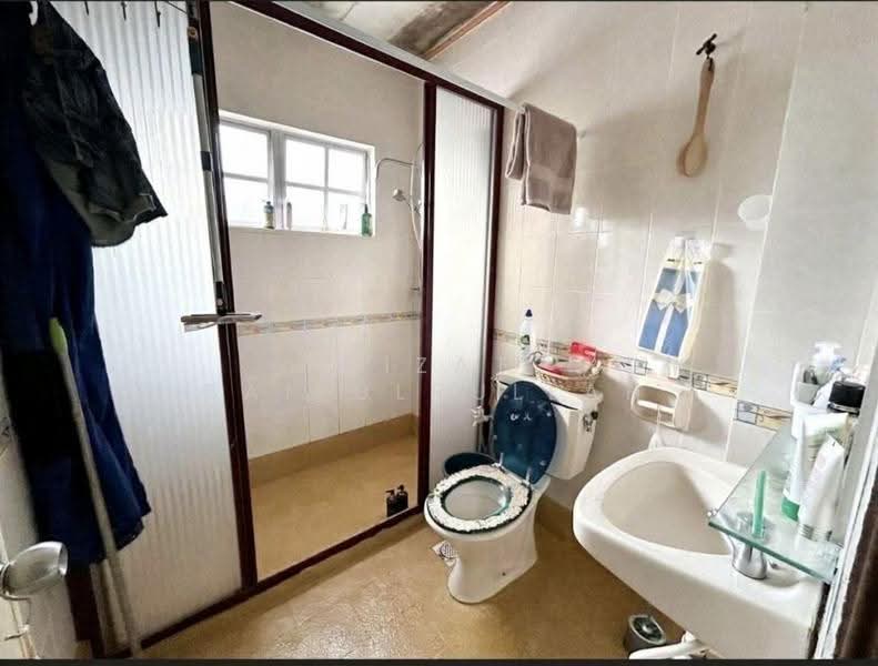 Rumah Teres 2-Tingkat untuk Dijual di Bandar Tun Hussein Onn (Cheras) - Aizat Saifulrullah - Bathroom - PropertyGuru.com.my