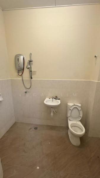 2-storey Terraced House for Rent in Teluk Kumbar (Penang) - Lucas Lim - Bathroom - PropertyGuru.com.my