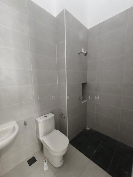 2-storey Terraced House for Rent in Taman Ekoflora (Johor Bahru) - Alicia Lim - Bathroom - PropertyGuru.com.my