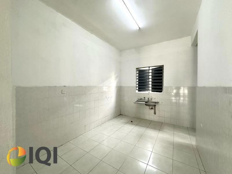 Rumah Teres 2-Tingkat untuk Dijual di Taman Seri juru (Juru) - Kerry Seah - Kitchen - PropertyGuru.com.my