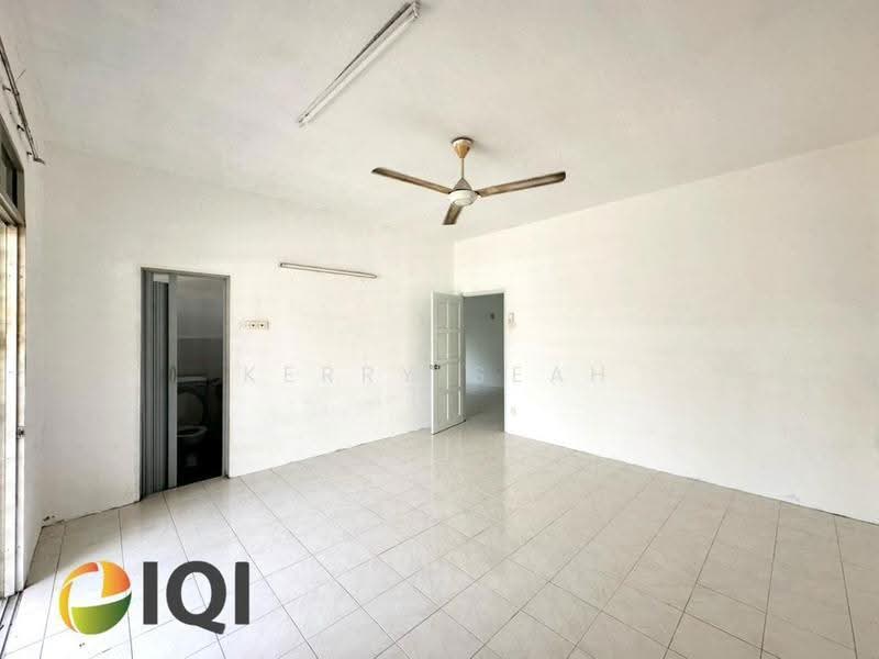 Rumah Teres 2-Tingkat untuk Dijual di Taman Seri juru (Juru) - Kerry Seah - Bathroom - PropertyGuru.com.my