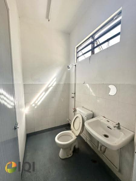 Rumah Teres 2-Tingkat untuk Dijual di Taman Seri juru (Juru) - Kerry Seah - Bathroom - PropertyGuru.com.my
