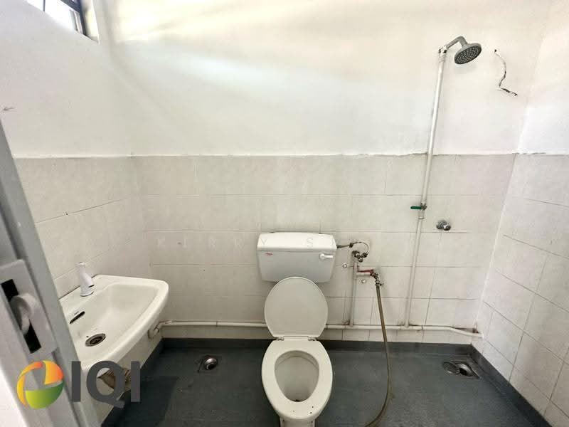 Rumah Teres 2-Tingkat untuk Dijual di Taman Seri juru (Juru) - Kerry Seah - Bathroom - PropertyGuru.com.my