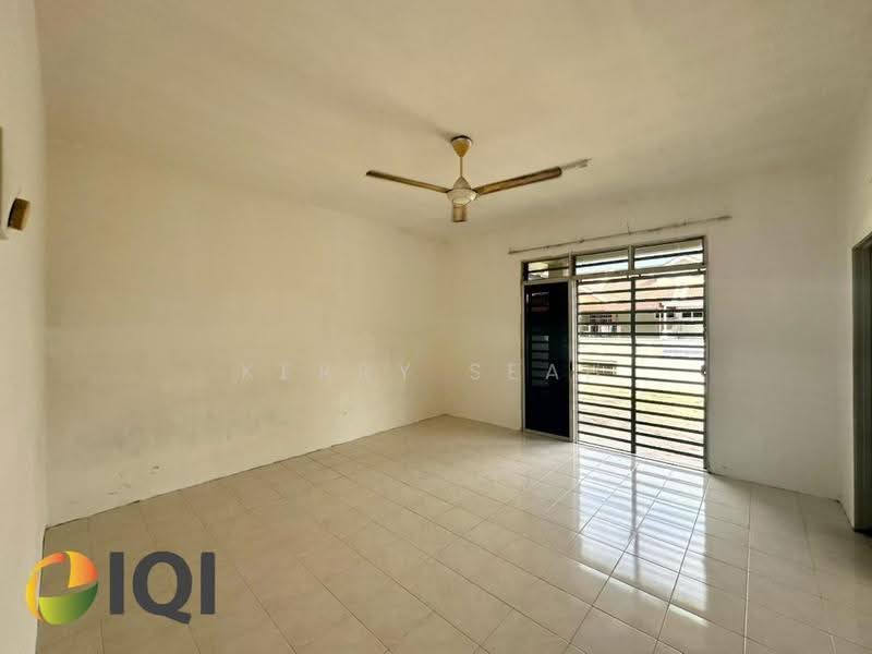 Rumah Teres 2-Tingkat untuk Dijual di Taman Seri juru (Juru) - Kerry Seah - Living Room - PropertyGuru.com.my