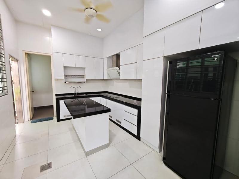 Rumah Banglo untuk Dijual di Taman Desa Tebrau (Tebrau) - Xiu Yan - Kitchen - PropertyGuru.com.my