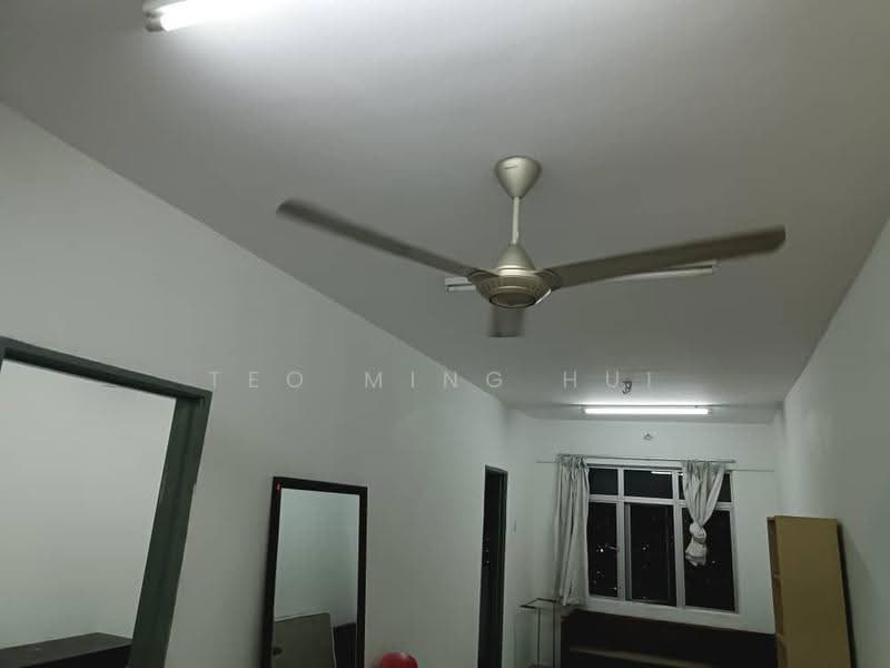 Kediaman Servis untuk Dijual di South City (Perdana Selatan) Block A & B - TEO MING HUI - Living Room - PropertyGuru.com.my
