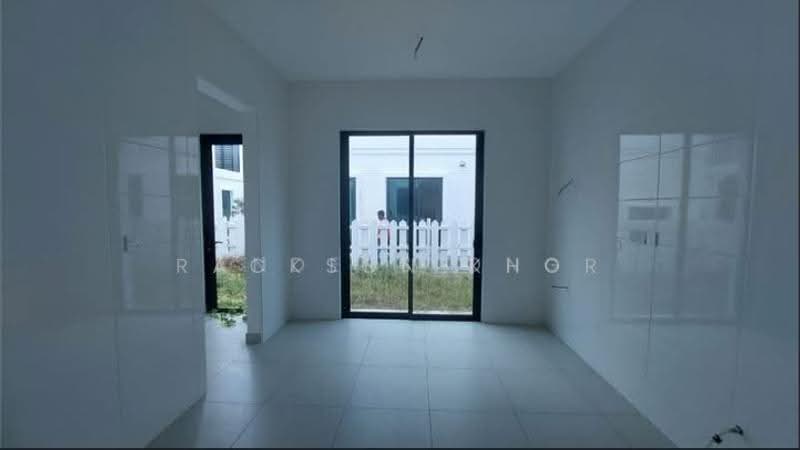 Rumah Berkembar untuk Dijual di Bandar Cassia (Batu Kawan) - Rackson Khor - Living Room - PropertyGuru.com.my