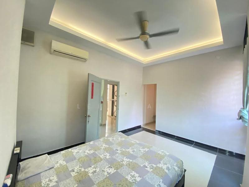 Semi-Detached House for Sale in Bandar Saujana Putra (Tanjong Duabelas) - Leia Lian - Bedroom - PropertyGuru.com.my