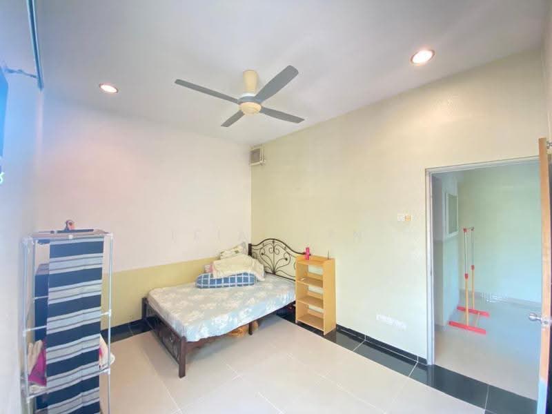Semi-Detached House for Sale in Bandar Saujana Putra (Tanjong Duabelas) - Leia Lian - Bedroom - PropertyGuru.com.my