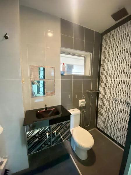 Semi-Detached House for Sale in Bandar Saujana Putra (Tanjong Duabelas) - Leia Lian - Bathroom - PropertyGuru.com.my