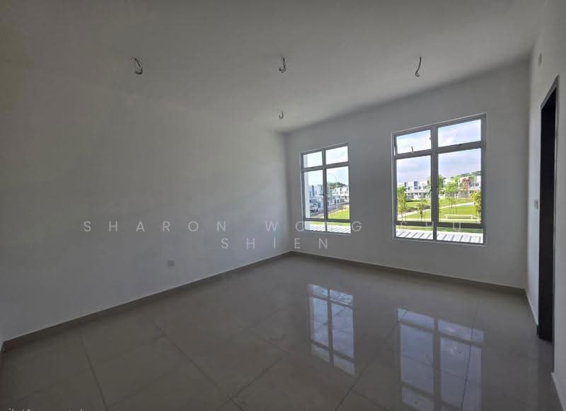 Rumah Teres 2-Tingkat untuk Dijual di Taman Dato Onn (Johor Bahru) - Sharon Wong Shu Shien - Master bedroom - PropertyGuru.com.my