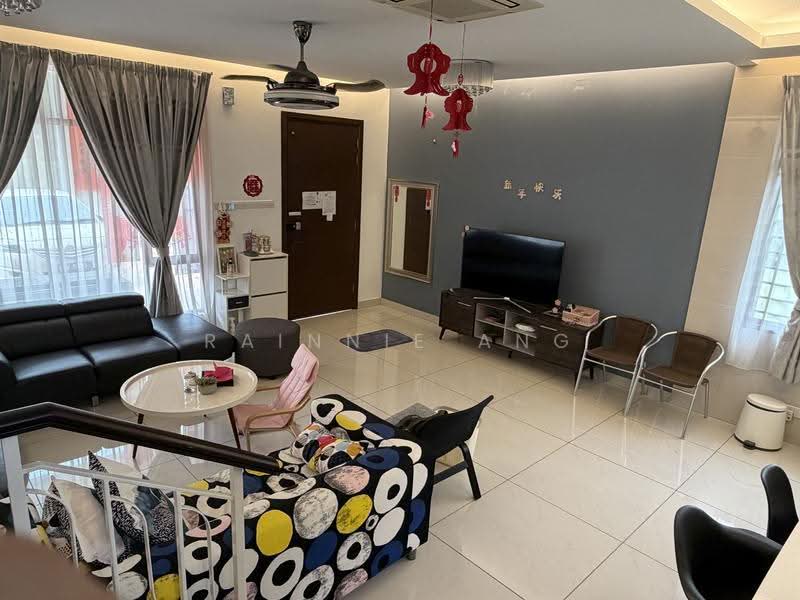 Rumah Banglo untuk Disewa di Diamond City (Semenyih) - Rainnie Ang - Living Room - PropertyGuru.com.my