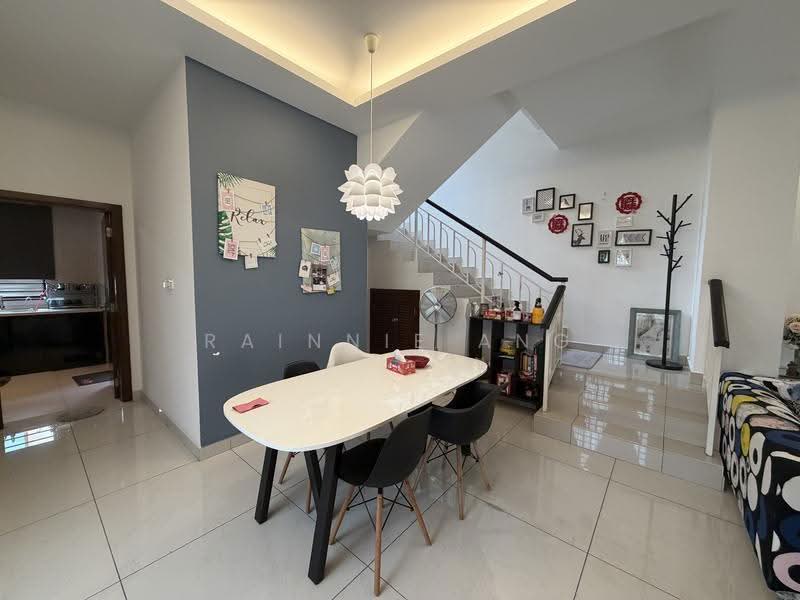 Rumah Banglo untuk Disewa di Diamond City (Semenyih) - Rainnie Ang - Dining Room - PropertyGuru.com.my