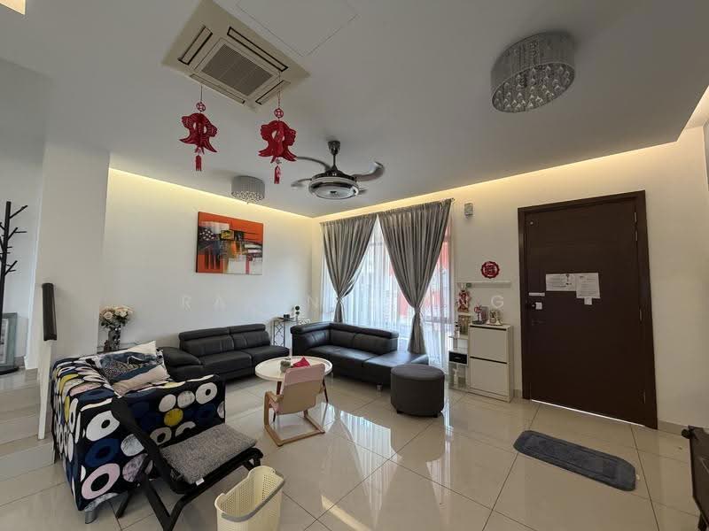 Rumah Banglo untuk Disewa di Diamond City (Semenyih) - Rainnie Ang - Living Room - PropertyGuru.com.my