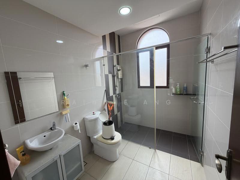 Rumah Banglo untuk Disewa di Diamond City (Semenyih) - Rainnie Ang - Bathroom - PropertyGuru.com.my