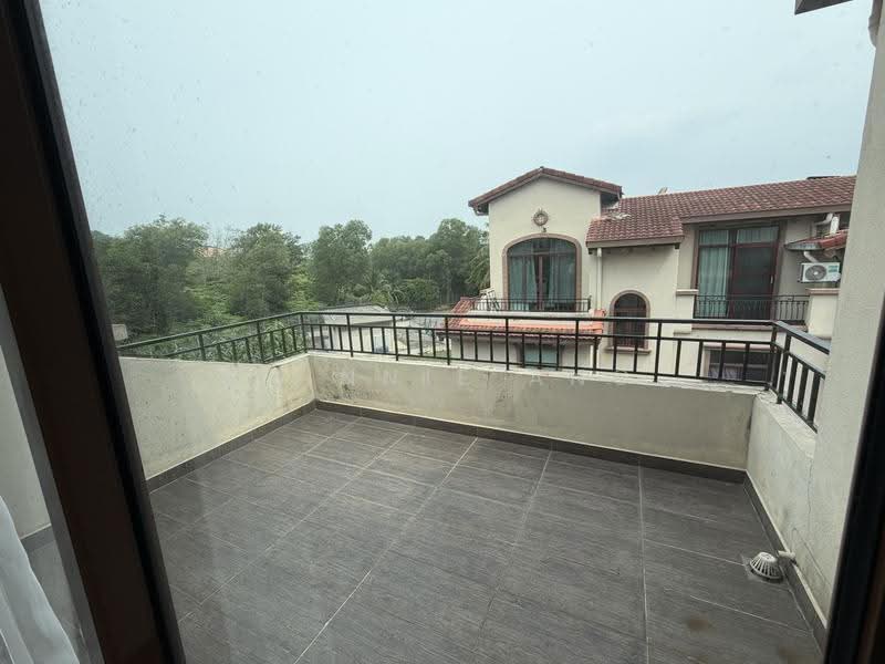 Rumah Banglo untuk Disewa di Diamond City (Semenyih) - Rainnie Ang - Balcony - PropertyGuru.com.my