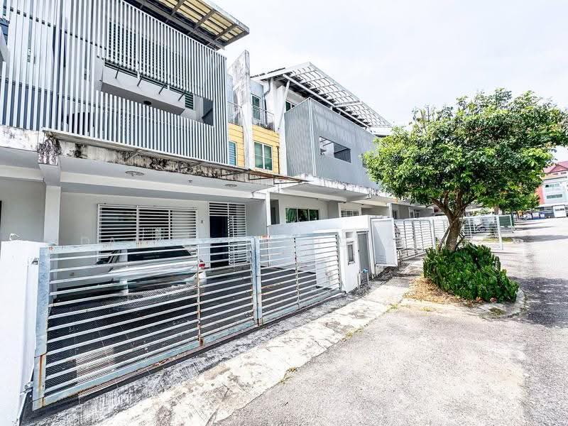 Rumah Teres 2-Tingkat untuk Dijual di Kajang (Selangor) - Danial Mohd Zaki - Exterior - PropertyGuru.com.my