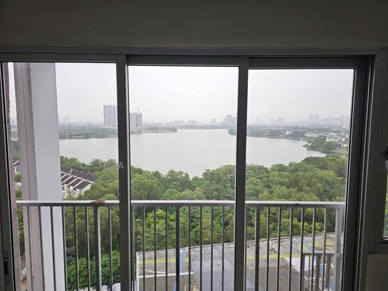 Kediaman Servis untuk Dijual di The Wharf Residence - Chan Jian Hau - Balcony - PropertyGuru.com.my
