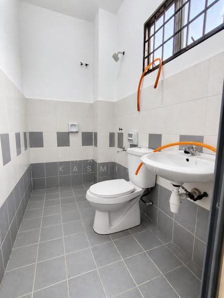 Rumah Teres 2-Tingkat untuk Dijual di Taman Impian Putra (Bangi) - Haiqal Kasmizan - Bathroom - PropertyGuru.com.my