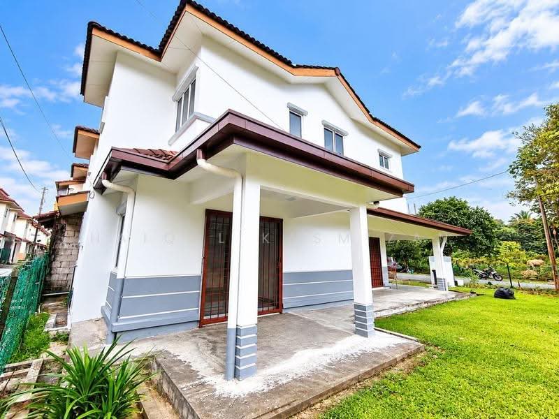 Rumah Teres 2-Tingkat untuk Dijual di Taman Impian Putra (Bangi) - Haiqal Kasmizan - Exterior - PropertyGuru.com.my
