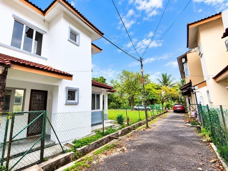 Rumah Teres 2-Tingkat untuk Dijual di Taman Impian Putra (Bangi) - Haiqal Kasmizan - Exterior - PropertyGuru.com.my
