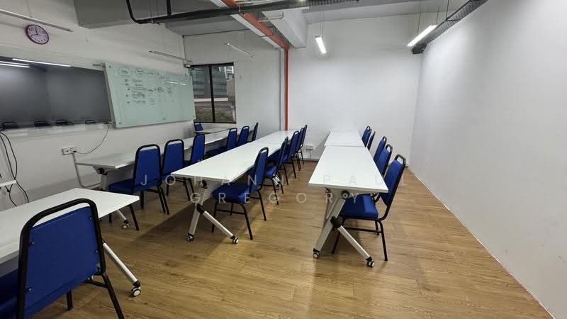 Kedai / Pejabat untuk Dijual di Brickfields (Kuala Lumpur) - Johann Paul Gregory - Study - PropertyGuru.com.my