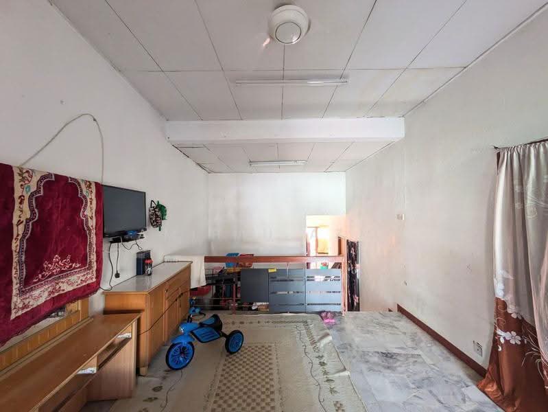 Rumah Teres 1-Tingkat untuk Dijual di Rawang (Selangor) - Amirah Azmi - Living Room - PropertyGuru.com.my