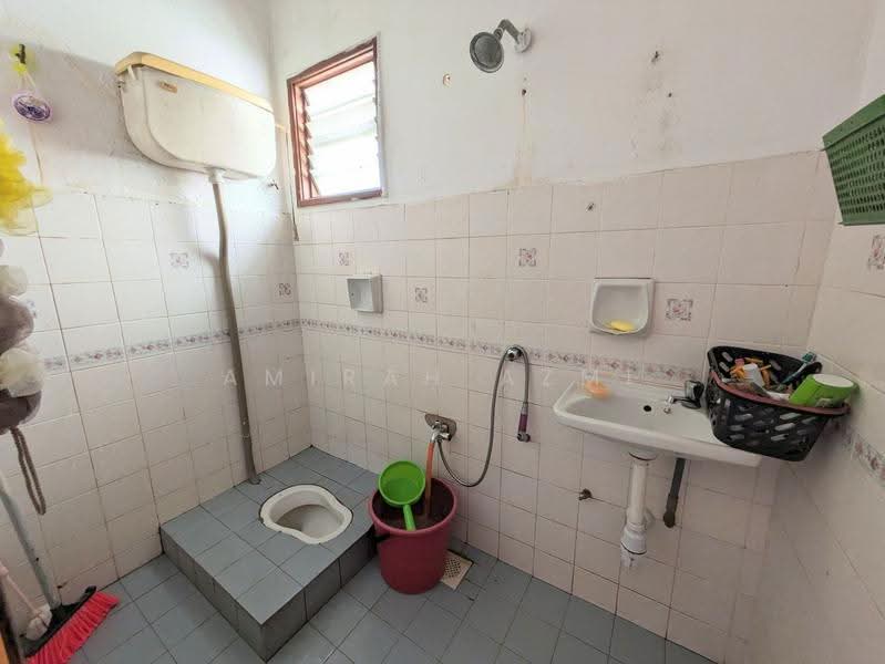 Rumah Teres 1-Tingkat untuk Dijual di Rawang (Selangor) - Amirah Azmi - Bathroom - PropertyGuru.com.my