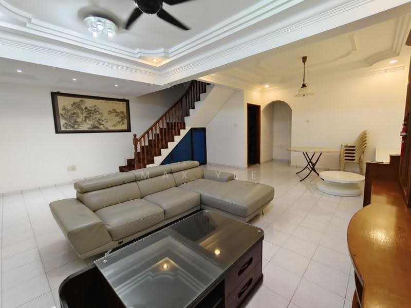 2-storey Terraced House for Rent in Taman Putri Kulai (Kulai) - Max Yee - Living Room - PropertyGuru.com.my