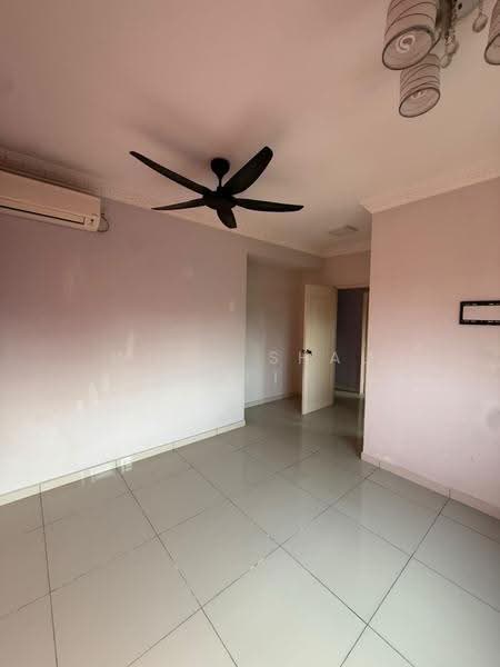 Pangsapuri untuk Disewa di Larkin Residence (Phase One) - Wong Shau Wei - Living Room - PropertyGuru.com.my